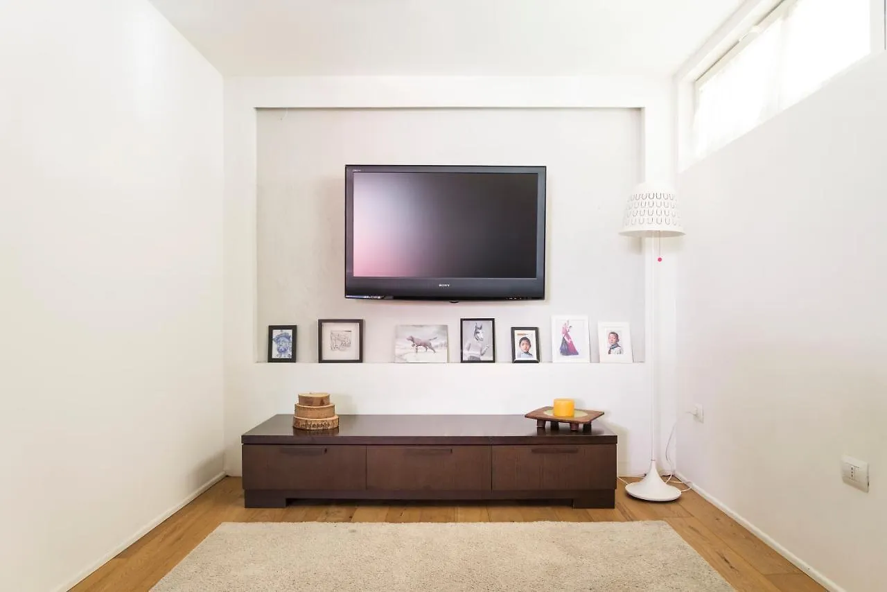 Milano Stylish Central Loft 0*, מילאנו