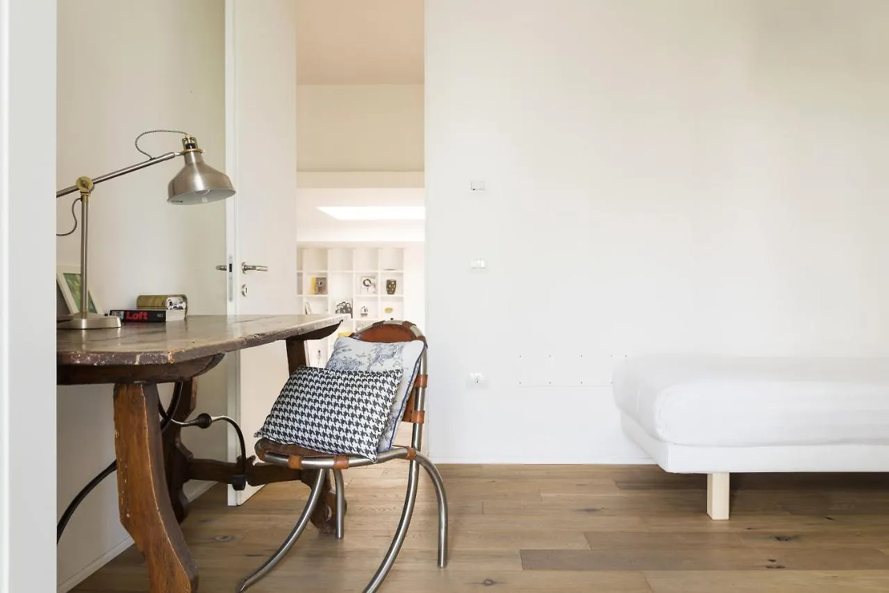 דירה Milano Stylish Central Loft